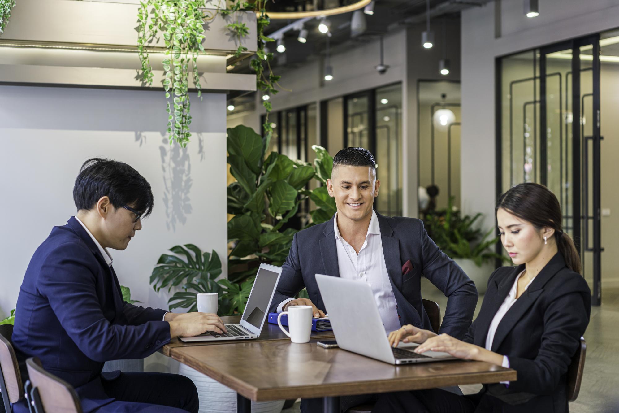 Strategic planning and implementation support for businesses seeking competitive advantage